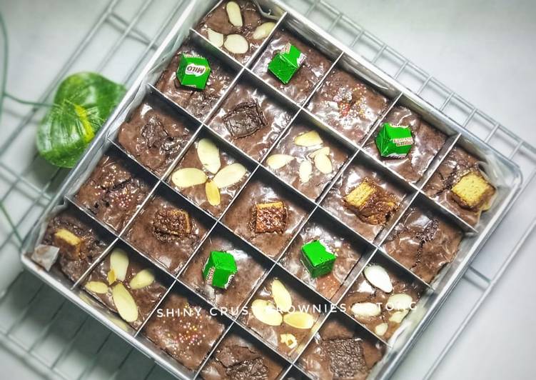 Resep: Shiny crust brownies potong Farah Quinn