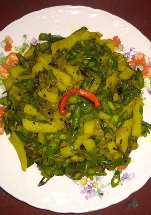A picture of French beans potato stir fry.
