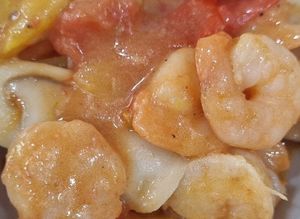 Hình của món Tôm nõn cùng nấm xào dứa và cà chua.