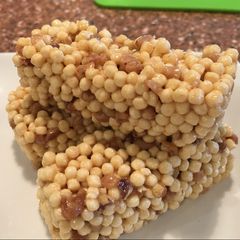 A picture of Toffee Pecan protein krispie bar.