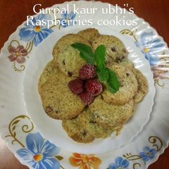A picture of Raspberries cookies 🍪.