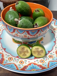 Una foto de Sorbete de freijoa y banano con leche vegetal