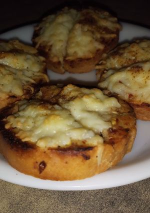 A picture of Garlic bread.