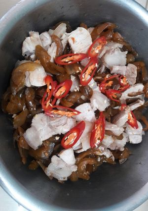 Hình của món Dưa mắm trộn thịt luộc.
