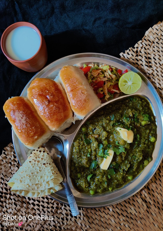 ગ્રીન ભાજીપાઉં (Green Bhaji Pav Recipe In Gujarati) રેસીપી મુખ્ય ફોટો