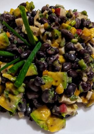 Una foto de CEVICHE De Fríjol Negro...!🌷
