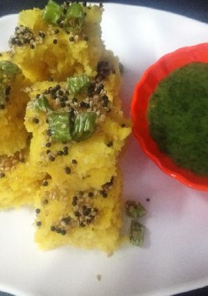 इन्स्टैंट खमण (ढोकला) (Instant khaman (Dhokla) recipe in hindi) रेसिपी मुख्य फोटो