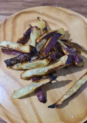 A picture of Air fried Cinnamon sugar sweet potato chips.