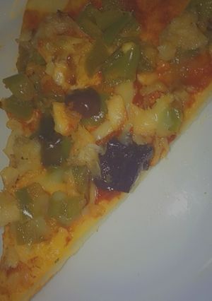 صورة لوصفة بيتزا 🍕 من اسهل واروع ما يكون 😋