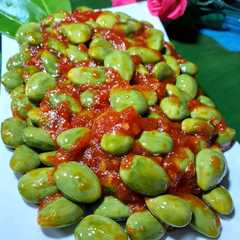 A picture of Sambel pete.