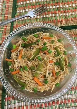 A picture of Vegetable Chow Mein.