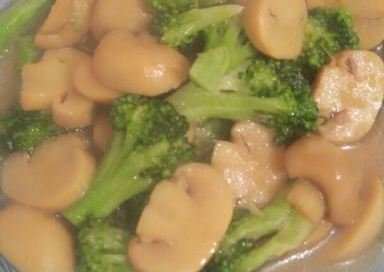Langkah Mudah untuk Membuat Brokoli jamur saos tiram, Lezat