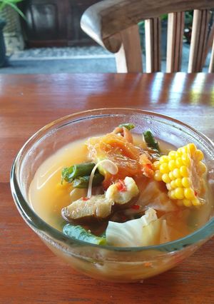 A picture of Sour vegetables soup.