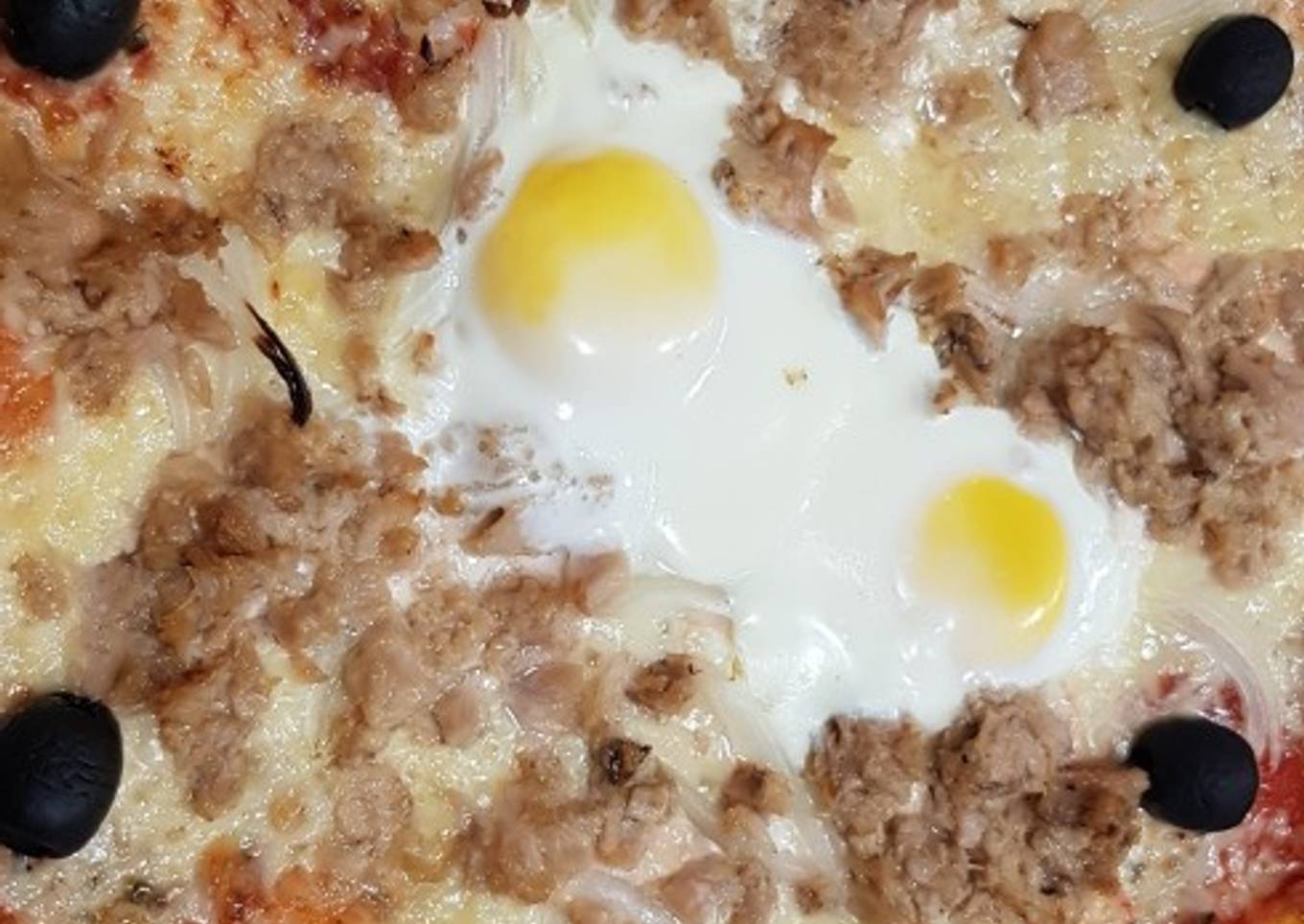 Pizza casera de atún