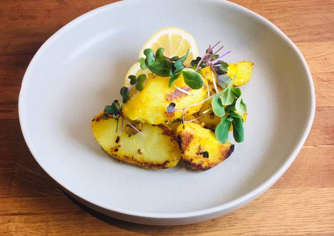 Potatoes with lemon, herbs and sprouts 🌿