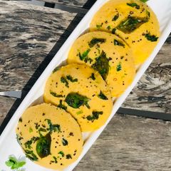 A picture of Dhokla idli.