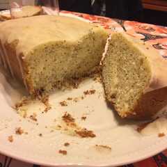 Una foto de Budín de Limón húmedo con Amapola