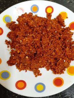 લસણ ની સુકી ચટણી (Lasan Dry Chutney Recipe In Gujarati) રેસીપી મુખ્ય ફોટો