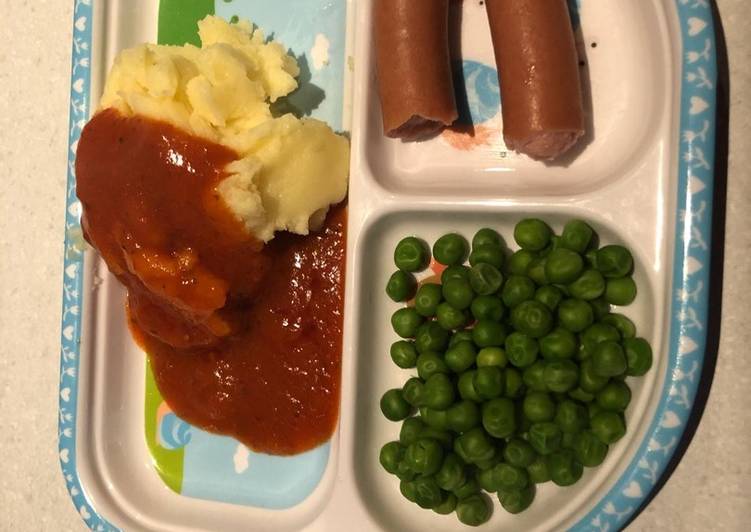 Steps to Prepare Super Quick Homemade Mashed potatoes and peas with chicken sausage