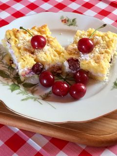 Reszelt meggyes 🍒túrós recept fotója