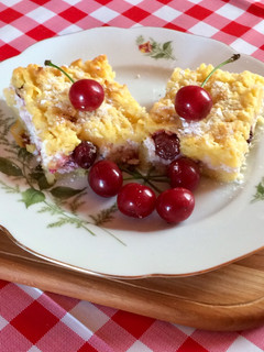 Reszelt meggyes 🍒túrós recept fotója