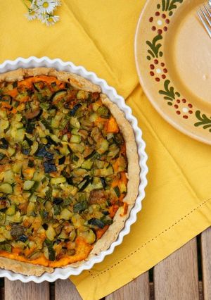 Une photo de Quiche aux courgettes et à la crème de lentilles corail (vegan, estival)