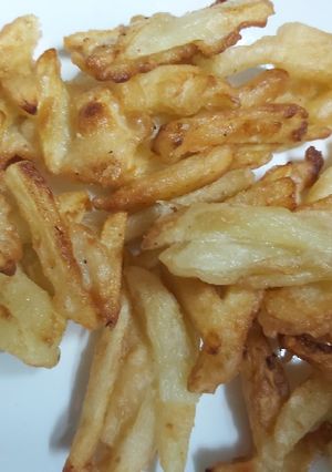 आलू की फिंगर चिप्स (aloo ki finger chips recipe in Hindi) रेसिपी मुख्य फोटो