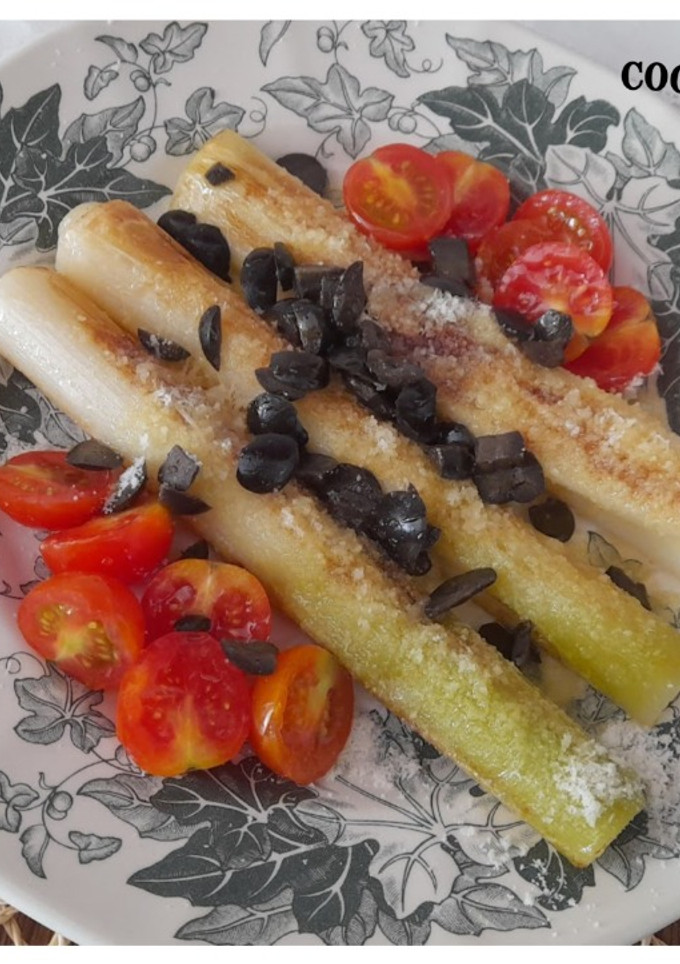 Una foto de Puerros a la plancha con queso