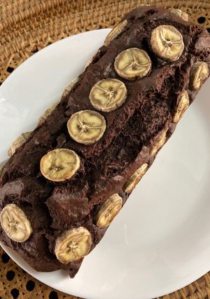 รูปของ เค้กกล้วยหอมช็อกโกแลต - Chocolate banana bread