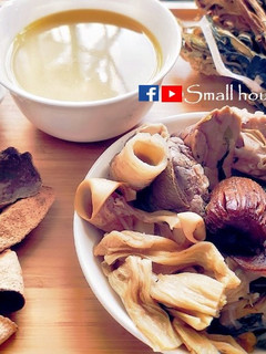 湯水篇|《金銀菜豬肺湯》以形補形 如何洗豬肺(附影片) 的食譜成品照片