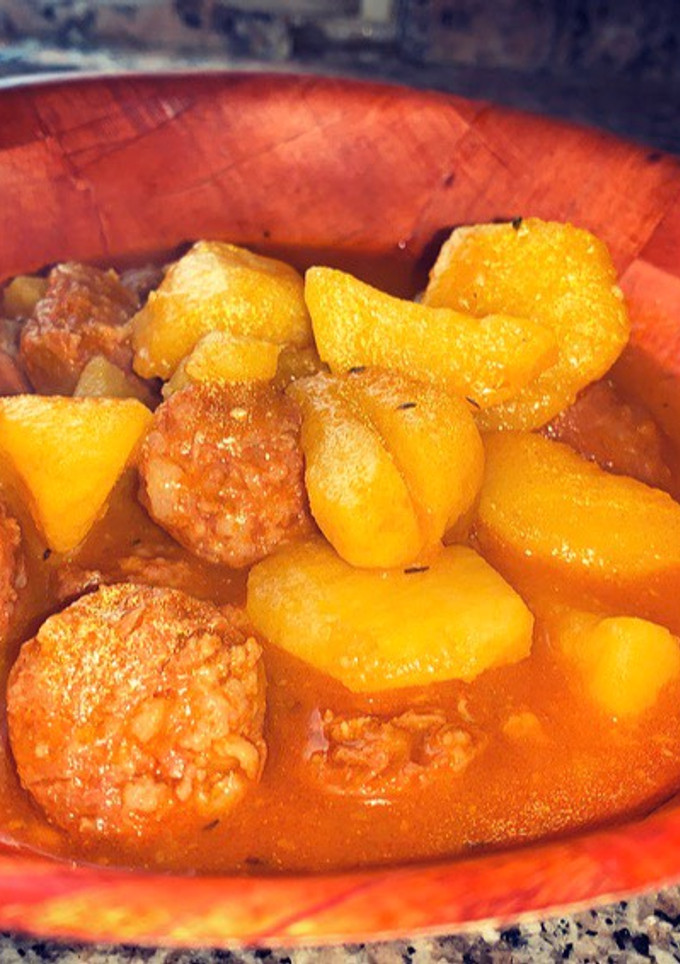 Una foto de Riquísimas y fáciles patatas a la riojana