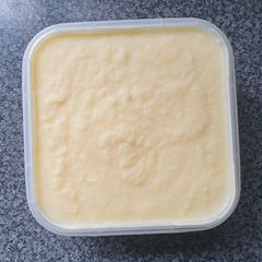 A picture of Vanilla Extract Custard Ice-cream.