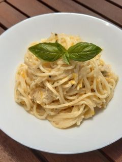 Csirkés-cukkinis spagetti zöldfűszerekkel bolondítva recept fotója