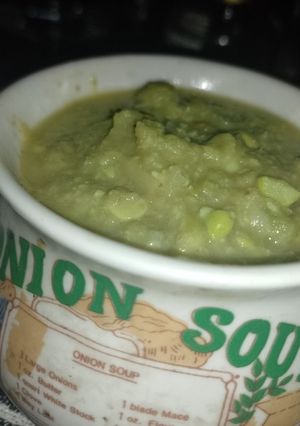 Una foto de Sopa vegana de arvejas y puerro