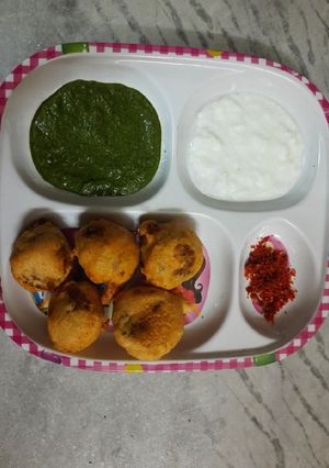 બટાકા વડા (Bataka Vada Recipe In Gujarati) રેસીપી મુખ્ય ફોટો