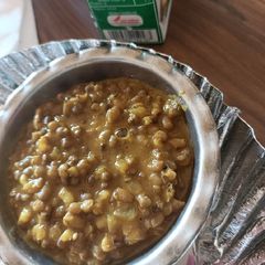 A picture of Lobia.