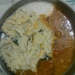 A picture of Ven Pongal with(seeraga samba rice).