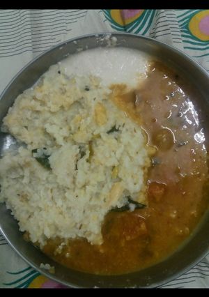 A picture of Ven Pongal with(seeraga samba rice).