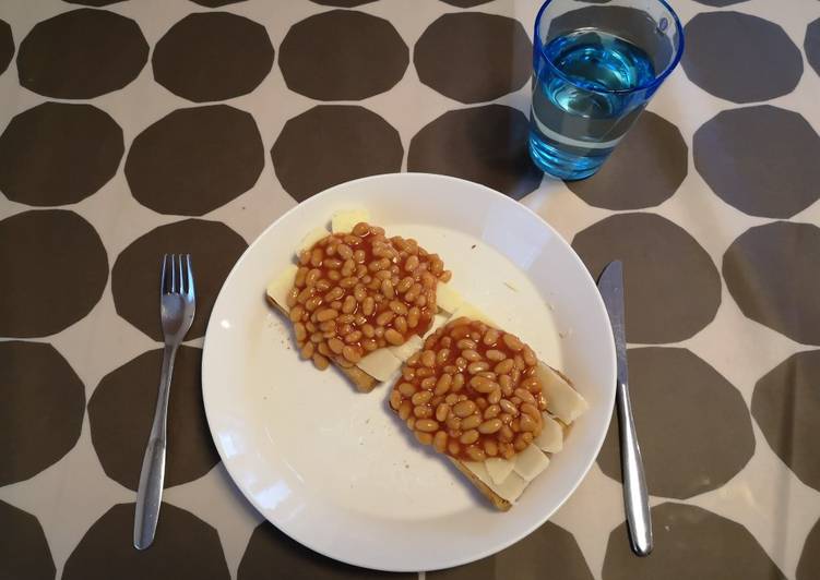 Classic beans on toast