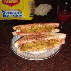 A picture of Maggie sandwich.