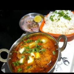 A picture of Butter chicken masala.