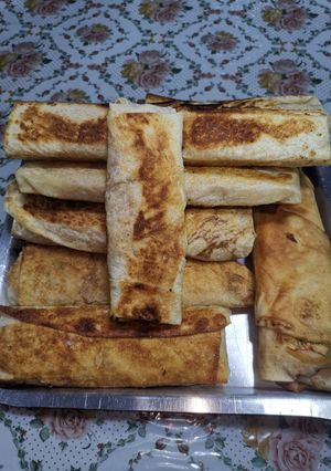A picture of Chicken Shawarma Sandwiches.