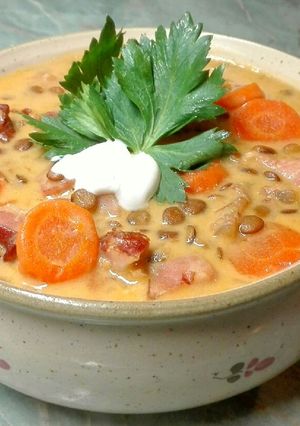Sonkás-tejfölös lencseleves recept fotója