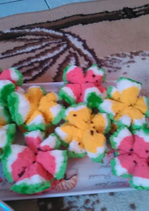 Foto resep kue kukus berbentuk semangka menjadi bunga