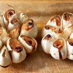 A picture of Roasted Garlic.