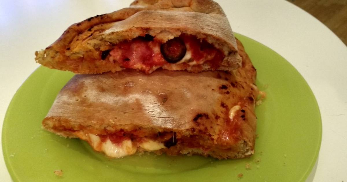 Pizza Calzone A Mi Gusto Receta De Paola Lozano Zafra Cookpad