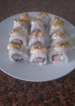 Una foto de Sushi - Uramaki de Surimi