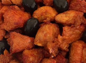 Foto de Carne de porco frita com pimentão e azeitonas