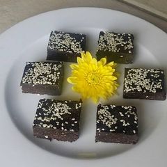 A picture of Carob Squares.