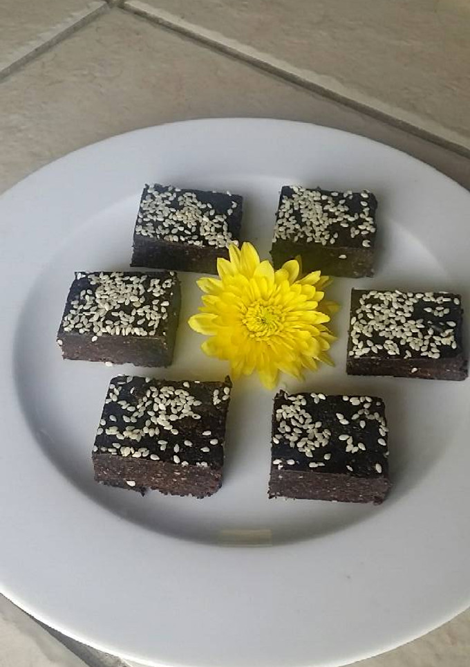 A picture of Carob Squares.
